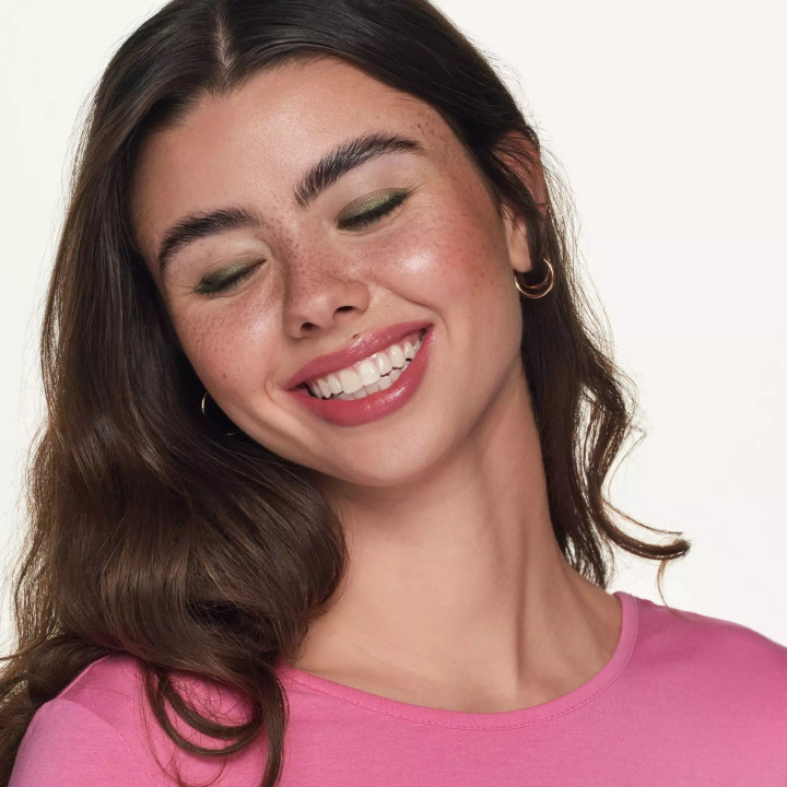 ESSENCE LIPGLOSS TINTED KISS  - Acheter en ligne | Yousarssif Tunisie