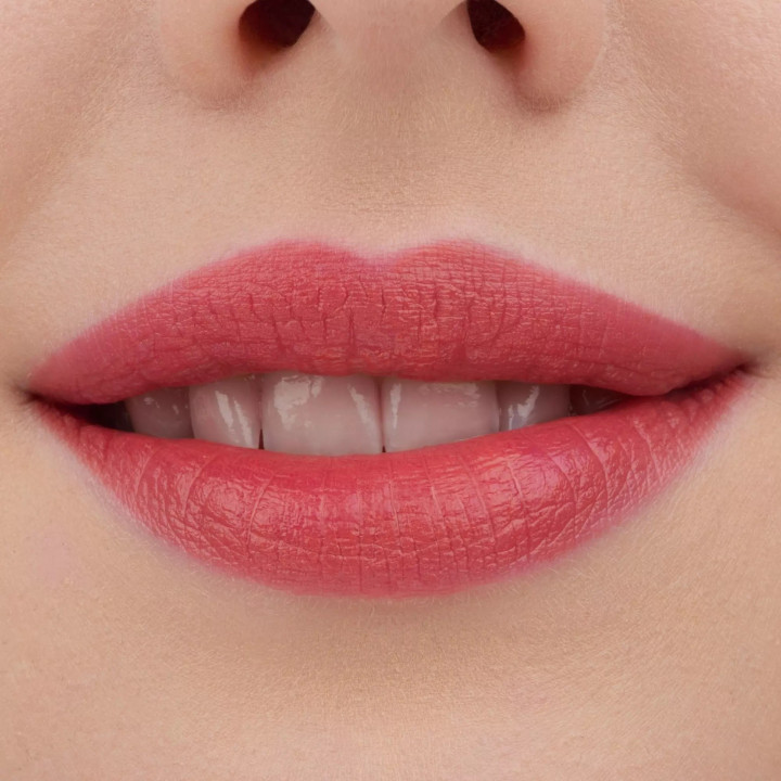 ESSENCE LIPGLOSS TINTED KISS  - Acheter en ligne | Yousarssif Tunisie