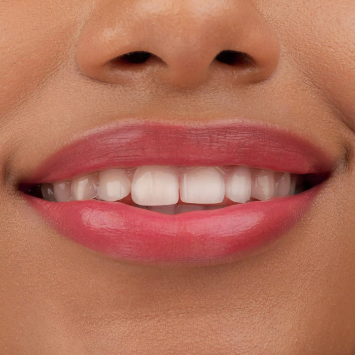 ESSENCE LIPGLOSS TINTED KISS  - Acheter en ligne | Yousarssif Tunisie