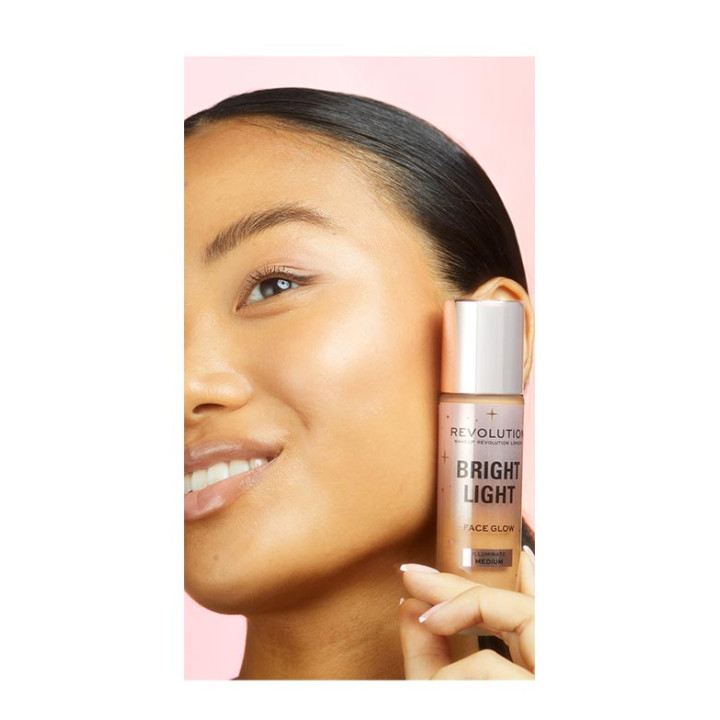MAKE UP REVOLUTION FOND DE TEINT LIQUIDE BRIGHT LIGHT 4IN1- Acheter en ligne