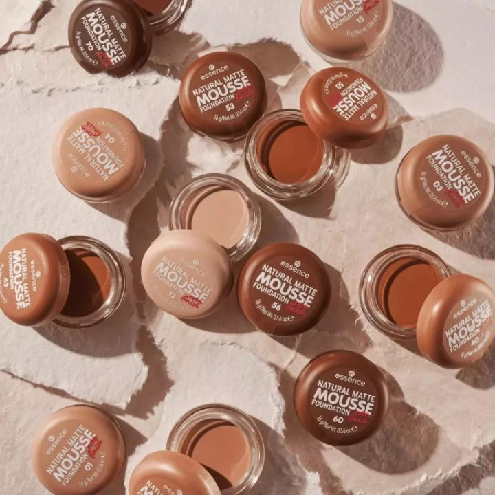 Acheter en ligne ESSENCE FOND DE TEINT MOUSSE NATURAL MATTE