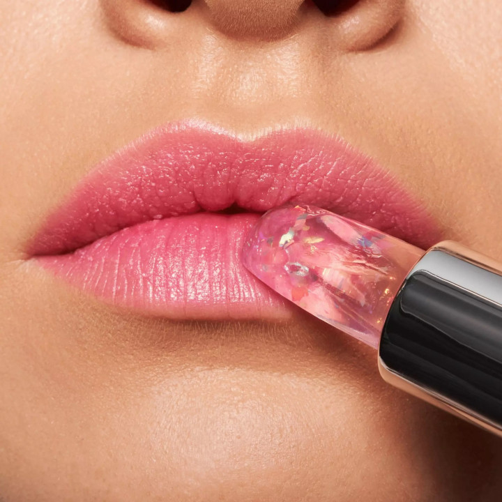 ESSENCE LIPSTICK COULEUR CHANGEANT METAGLOW | Yousarssif Tunisie ESSENCE LIPSTICK COULEUR CHANGEANT METAGLOW | Yousarssif Tunisie