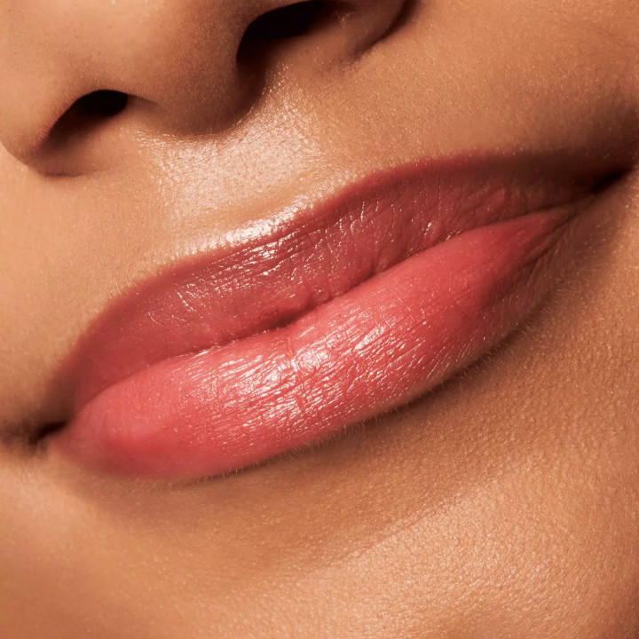 ESSENCE LIPLINER SOFT AND PRECISE |Yousarssif Tunisie