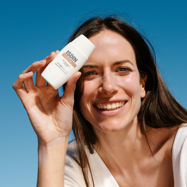 ISDIN ECRAN ACTIVE UNIFY COLOR SPF50+| Yousarssif Tunisie