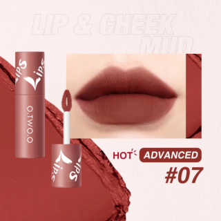 O.TWO.O LIPGLOSS WHAT S IN MY BAG 07