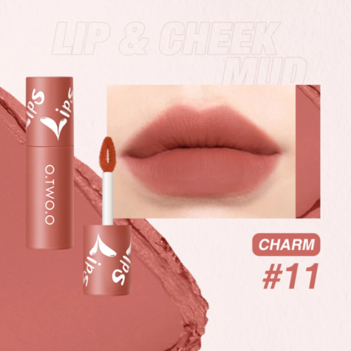 O.TWO.O LIPGLOSS WHAT S IN MY BAG 11