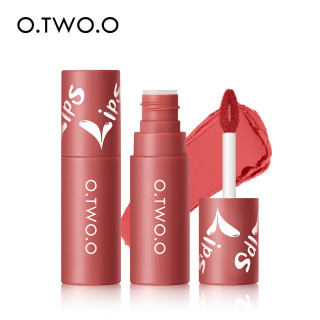 O.TWO.O LIPGLOSS WHAT S IN MY BAG 01