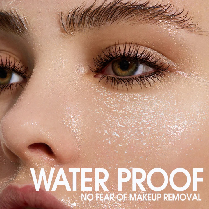 o.two.o  Mascara Haute Volumizing Water Proof